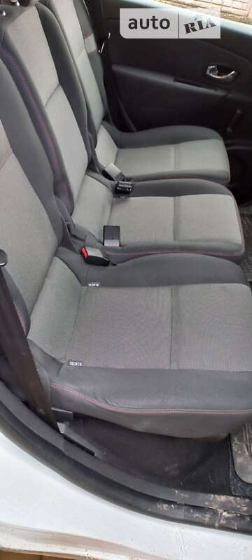 Минивэн Renault Scenic 2015 в Желтых Водах