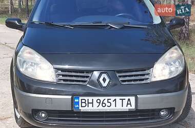 Минивэн Renault Scenic 2004 в 