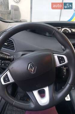 Минивэн Renault Scenic 2012 в 