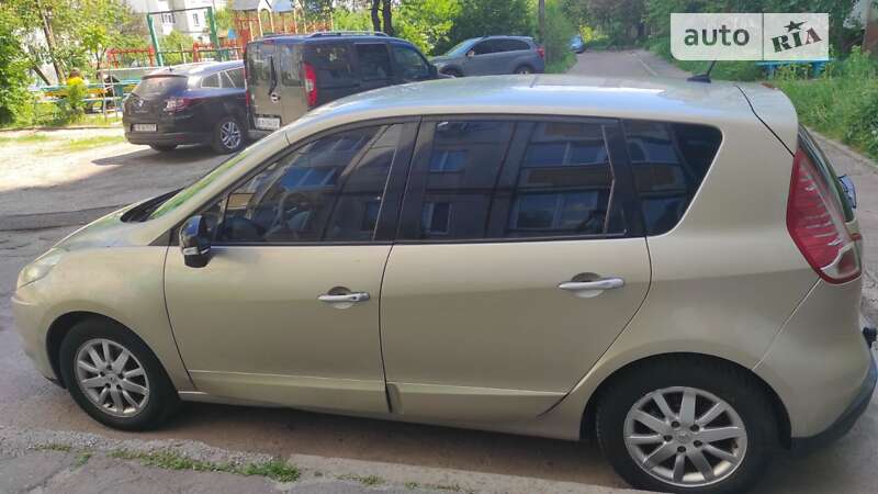 Минивэн Renault Scenic 2011 в Чернигове