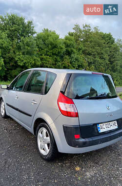 Минивэн Renault Scenic 2004 в 