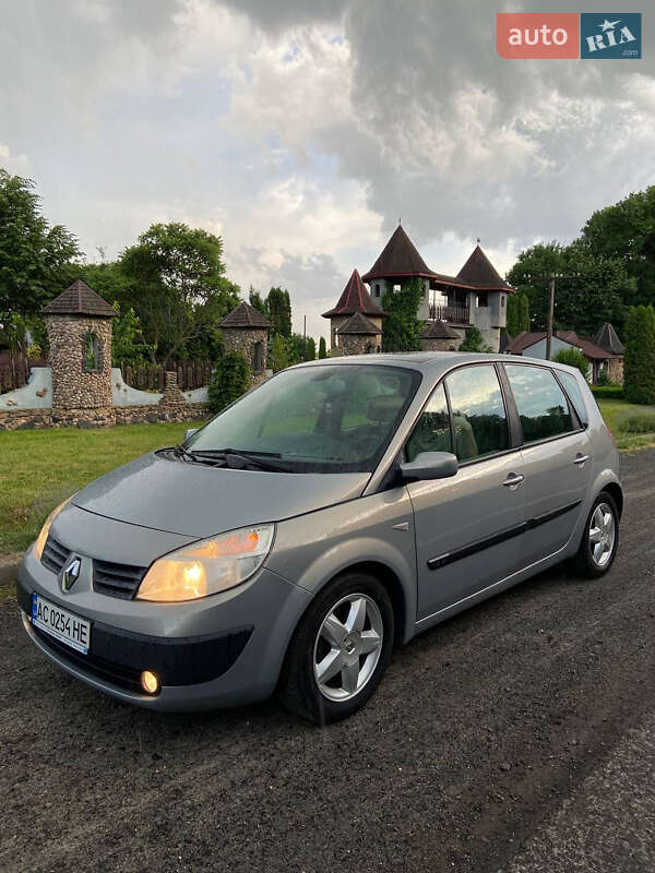 Минивэн Renault Scenic 2004 в 