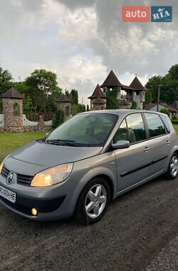 Минивэн Renault Scenic 2004 в 