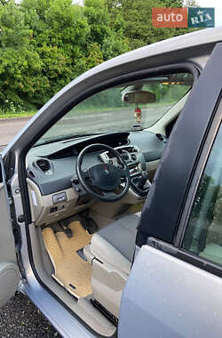 Минивэн Renault Scenic 2004 в 