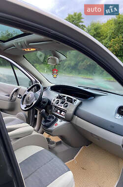 Минивэн Renault Scenic 2004 в 