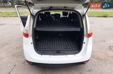 Мінівен Renault Scenic 2015 в 