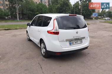 Мінівен Renault Scenic 2015 в 