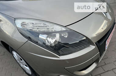 Минивэн Renault Scenic 2011 в Ровно