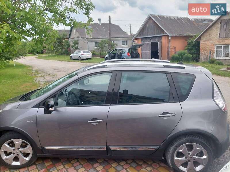 Минивэн Renault Scenic 2013 в Дубно