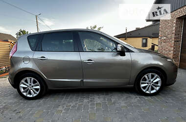 Мінівен Renault Scenic 2010 в Луцьку