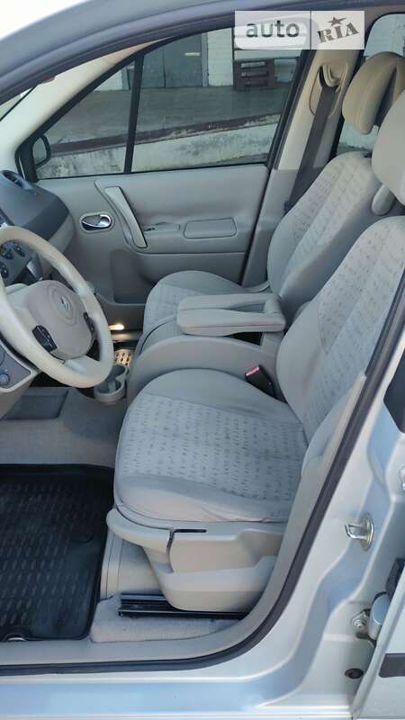 Минивэн Renault Scenic 2003 в Киеве