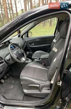 Минивэн Renault Scenic 2011 в 
