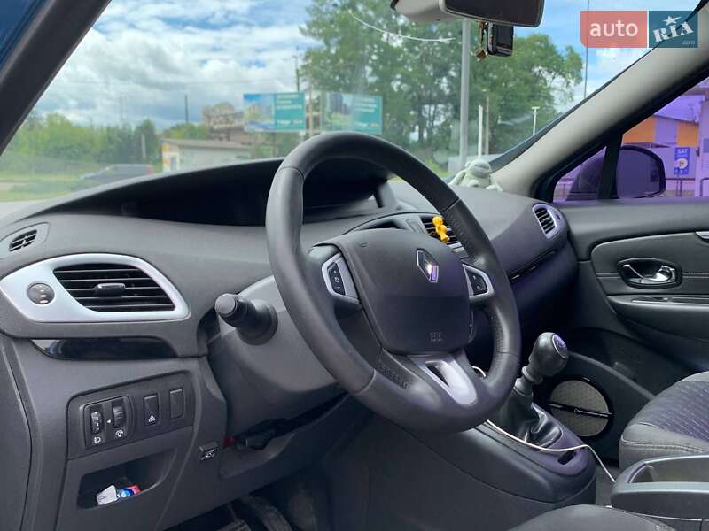 Минивэн Renault Scenic 2012 в Ивано-Франковске