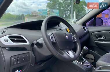 Минивэн Renault Scenic 2012 в 