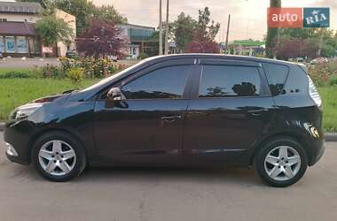 Минивэн Renault Scenic 2013 в 