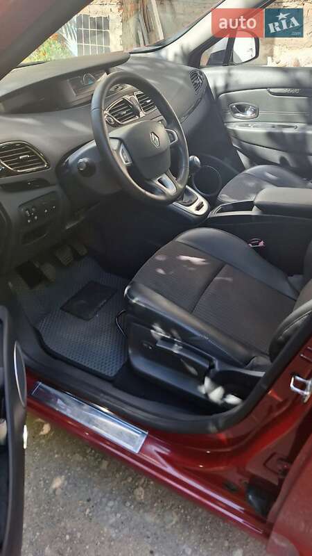 Мінівен Renault Scenic 2012 в Дніпрі фото 16 Мінівен Renault Scenic 2012 в Дніпрі