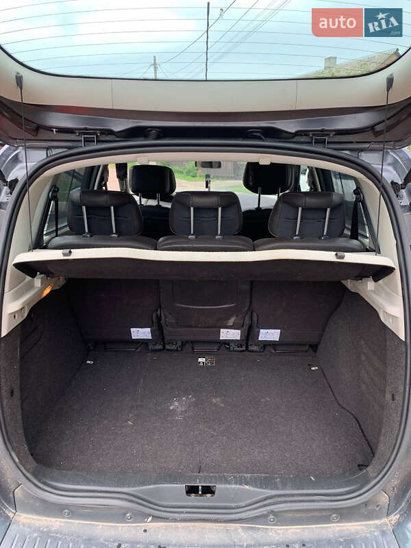 Мінівен Renault Scenic 2011 в Нововолинську