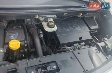 Минивэн Renault Scenic 2013 в 