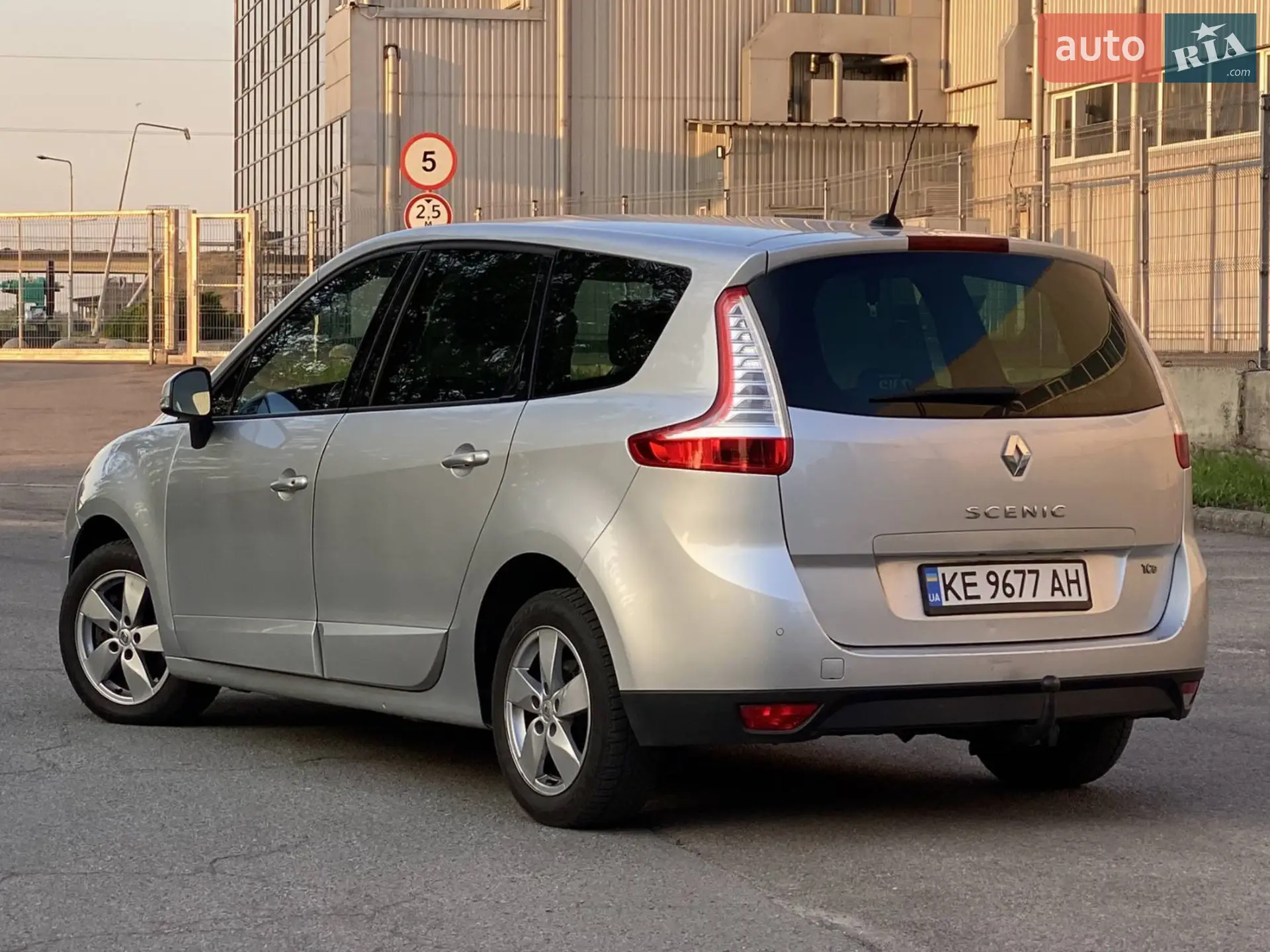 2010 Renault Scenic - мініатюра 3