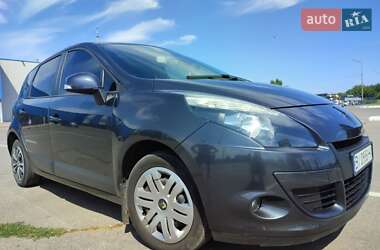 Минивэн Renault Scenic 2009 в 
