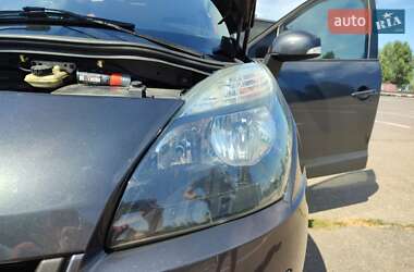 Минивэн Renault Scenic 2009 в 