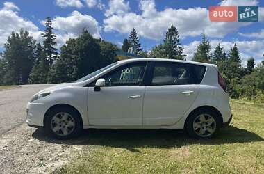 Минивэн Renault Scenic 2011 в 