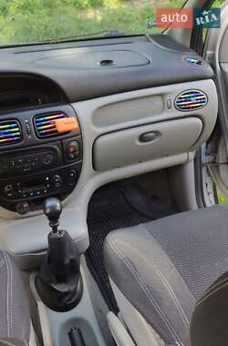 Минивэн Renault Scenic 2001 в 