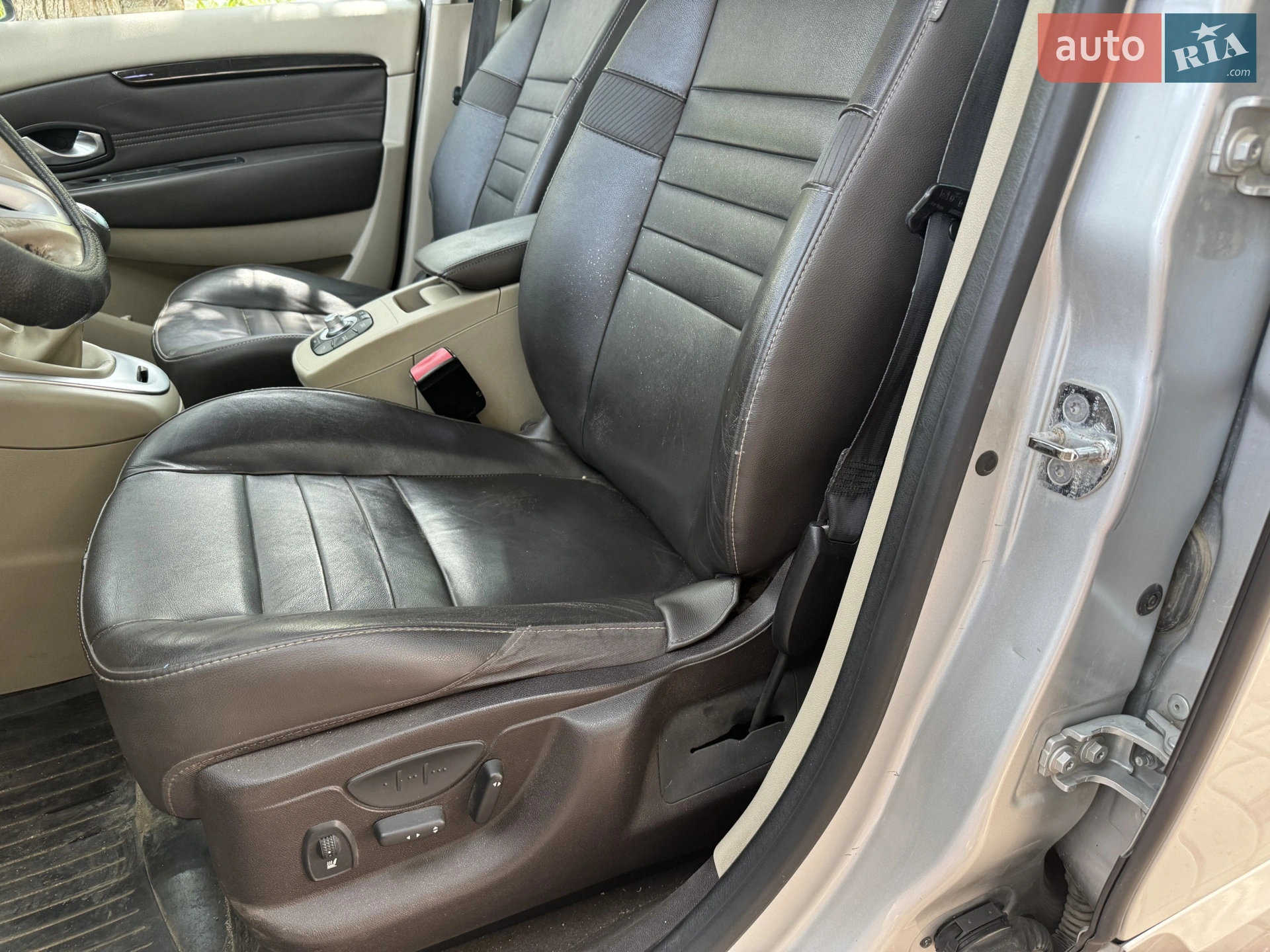 2011 Renault Scenic - мініатюра 2