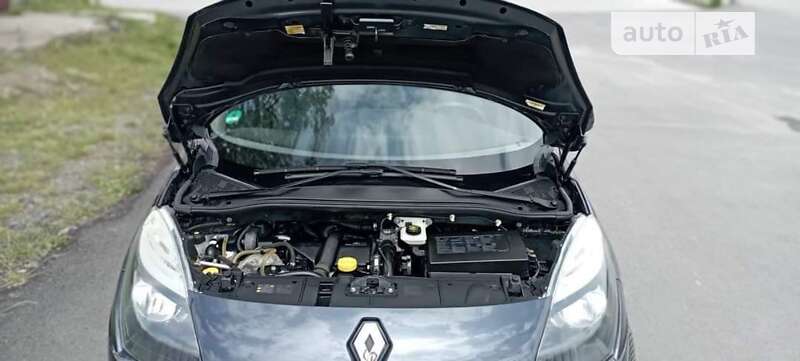 Минивэн Renault Scenic 2010 в Луцке