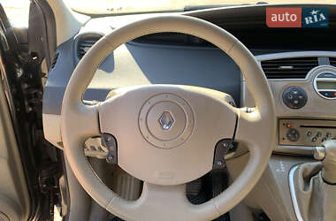 Минивэн Renault Scenic 2004 в 