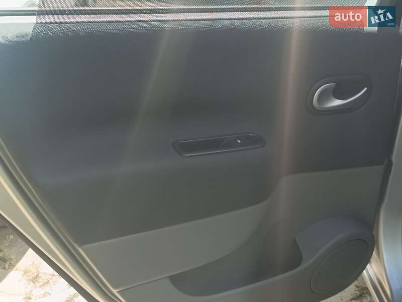 Минивэн Renault Scenic 2007 в Киеве