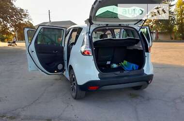Минивэн Renault Scenic 2015 в 