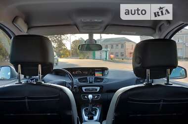 Минивэн Renault Scenic 2015 в 