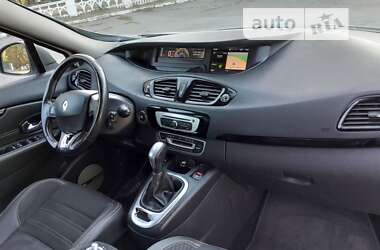 Минивэн Renault Scenic 2015 в 