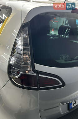 Минивэн Renault Scenic 2013 в 