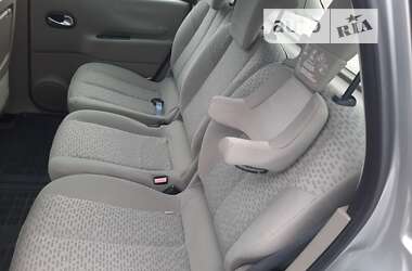 Минивэн Renault Scenic 2006 в Ровно