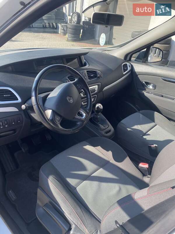 Минивэн Renault Scenic 2014 в Киеве