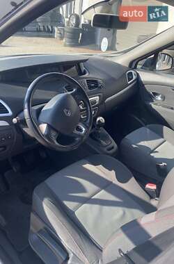 Минивэн Renault Scenic 2014 в 