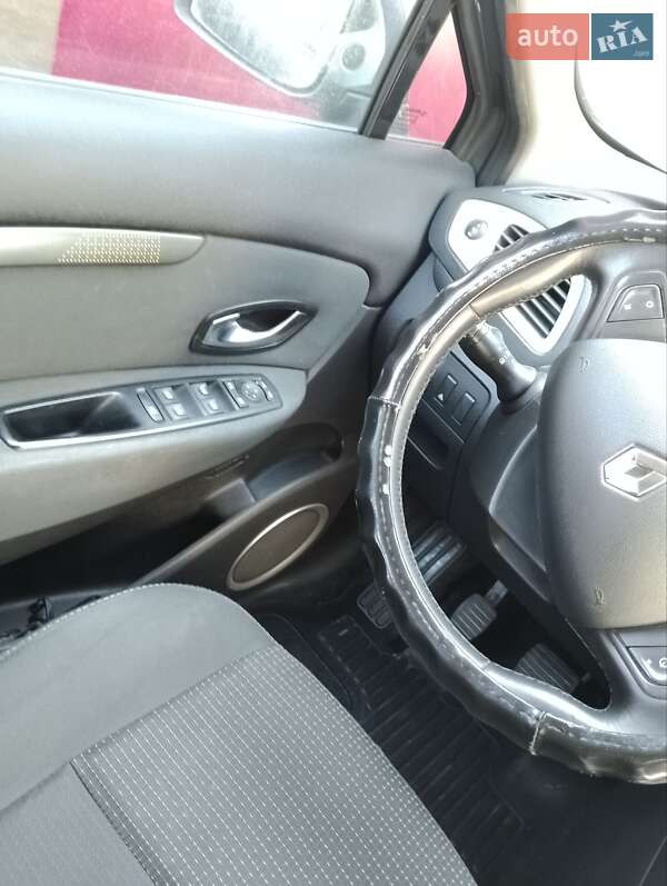 Минивэн Renault Scenic 2010 в Владимирце фото 28 Минивэн Renault Scenic 2010 в Владимирце