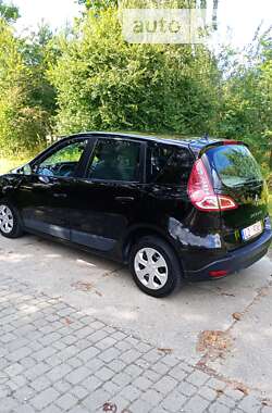 Минивэн Renault Scenic 2010 в Казатине