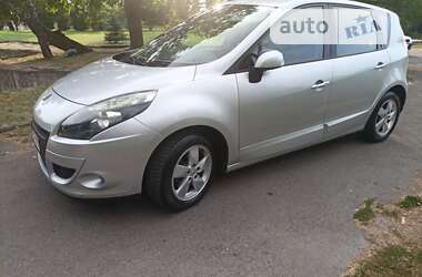 Минивэн Renault Scenic 2011 в Дубно