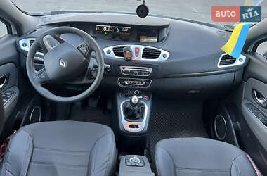 Минивэн Renault Scenic 2010 в 
