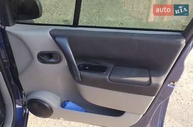 Минивэн Renault Scenic 2003 в 