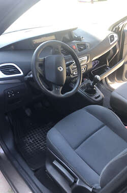 Минивэн Renault Scenic 2010 в 