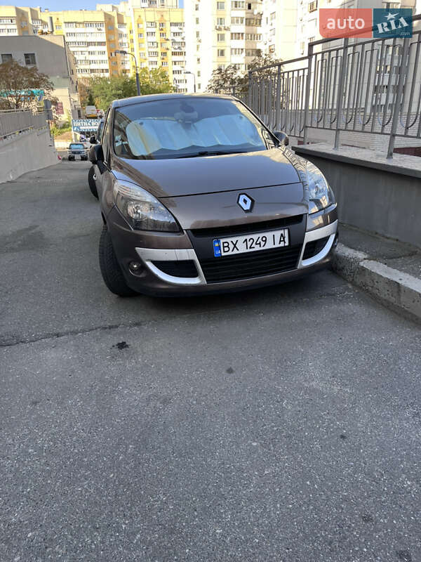 Мінівен Renault Scenic 2010 в Києві