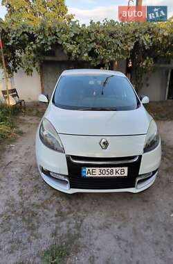 Минивэн Renault Scenic 2012 в 