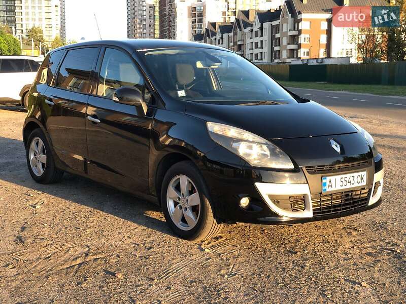 Минивэн Renault Scenic 2009 в 