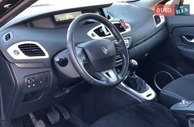 Минивэн Renault Scenic 2009 в 