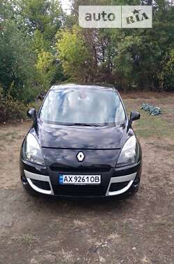 Минивэн Renault Scenic 2011 в Карловке