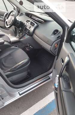 Минивэн Renault Scenic 2005 в 